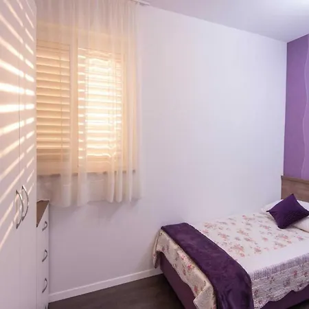 Lani Guest house